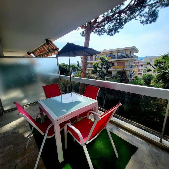 Grand Studio Localisation Ideale Antibes Esterno foto